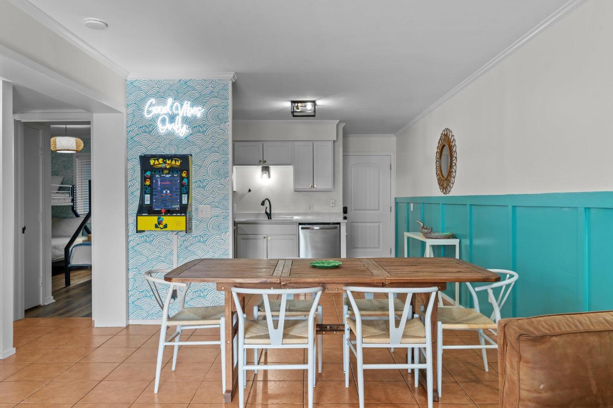 Hang Ten Hideaway, Pool, Condo, Parking - 6 Person Max Occupancy Carolina Beach Esterno foto