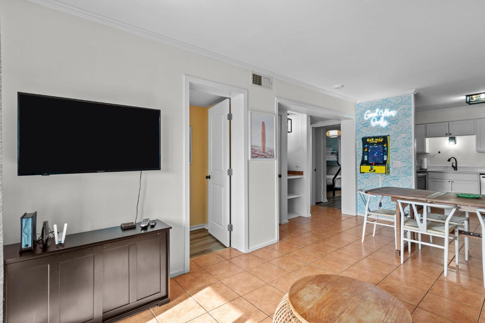 Hang Ten Hideaway, Pool, Condo, Parking - 6 Person Max Occupancy Carolina Beach Esterno foto