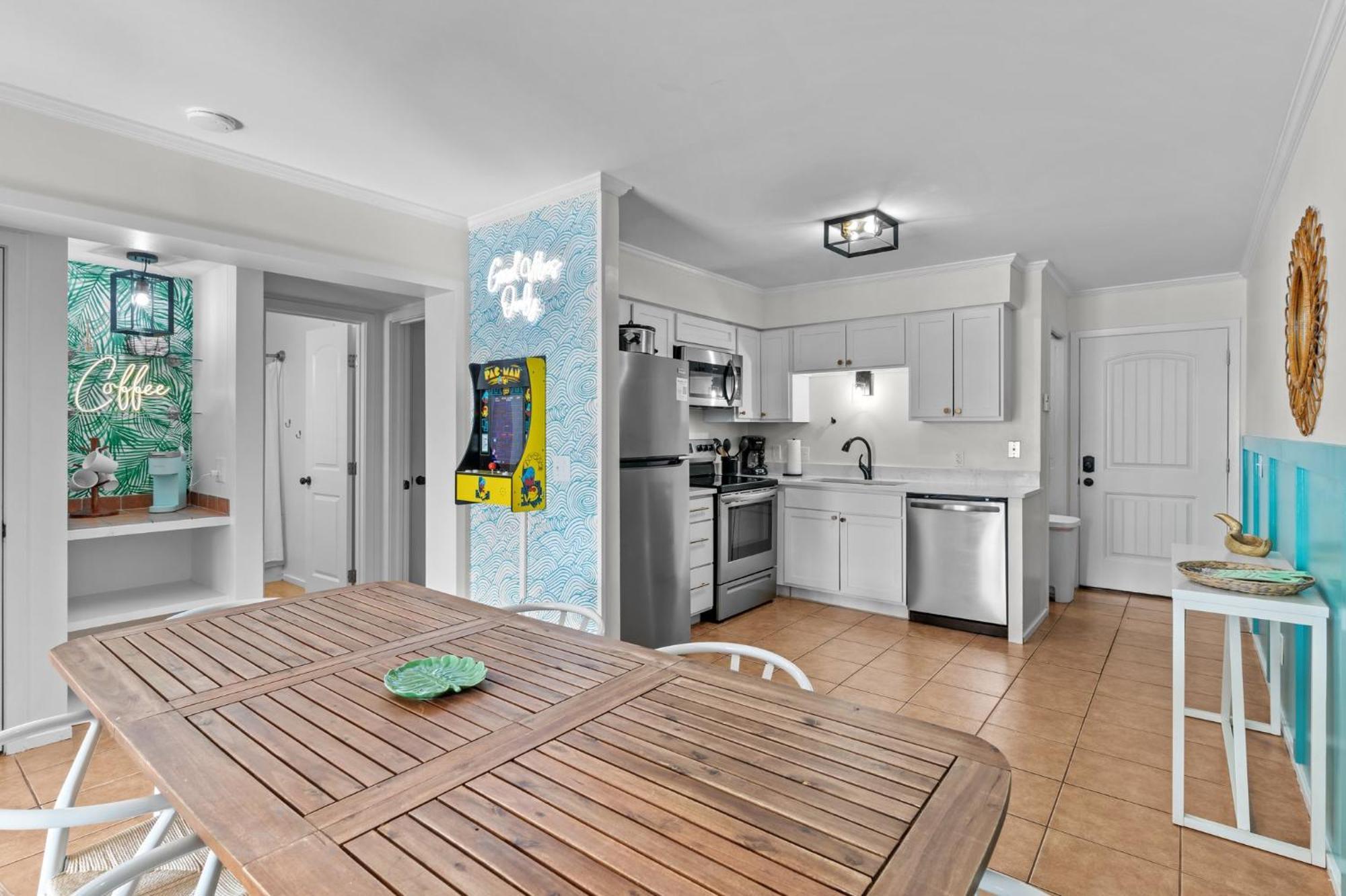 Hang Ten Hideaway, Pool, Condo, Parking - 6 Person Max Occupancy Carolina Beach Esterno foto